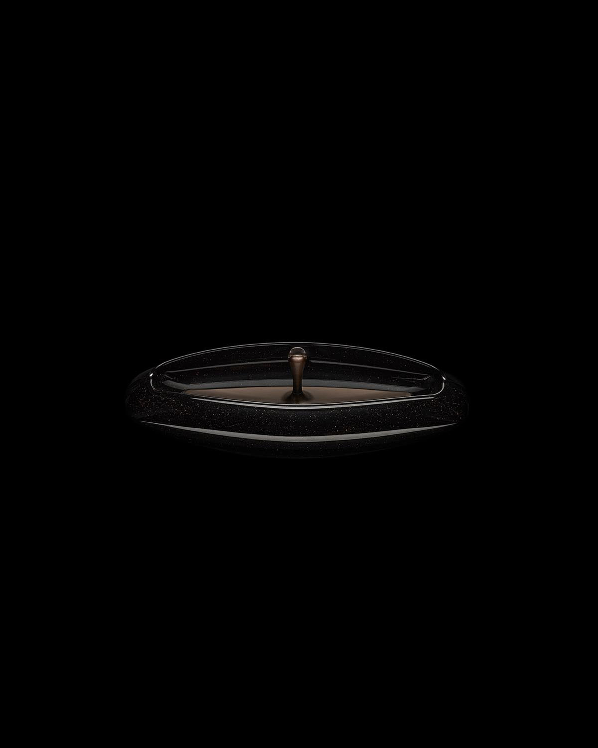 ESFAND : SMOKING VESSEL