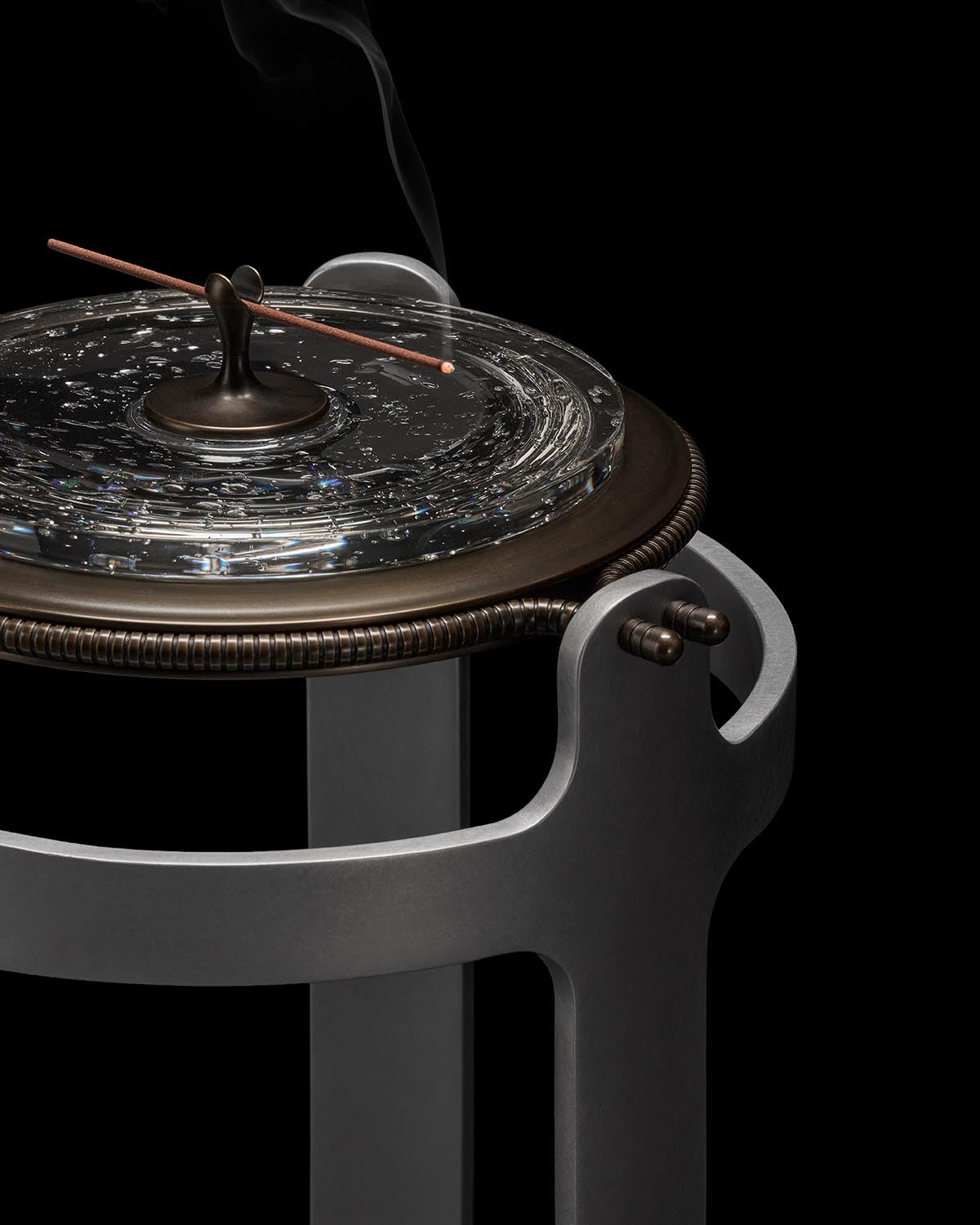 JAHAAN : SMOKING TABLE – APPARATUS